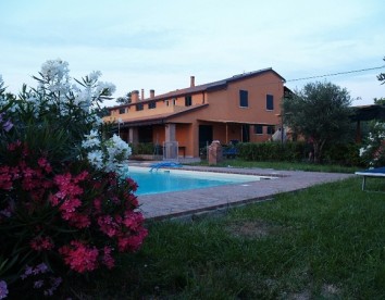 Farm-house Colomboni - San Costanzo
