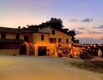 Farm-house Chiaraluce Countryhouse - Massignano