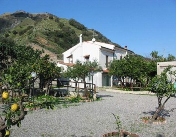 Farm-house Eremo - Messina