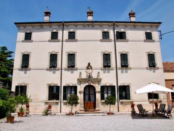 villa canestrari